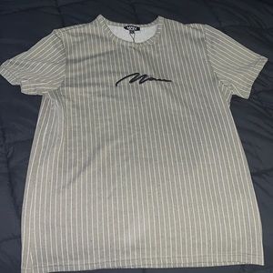 NWT Boohoo man Tee- size Large